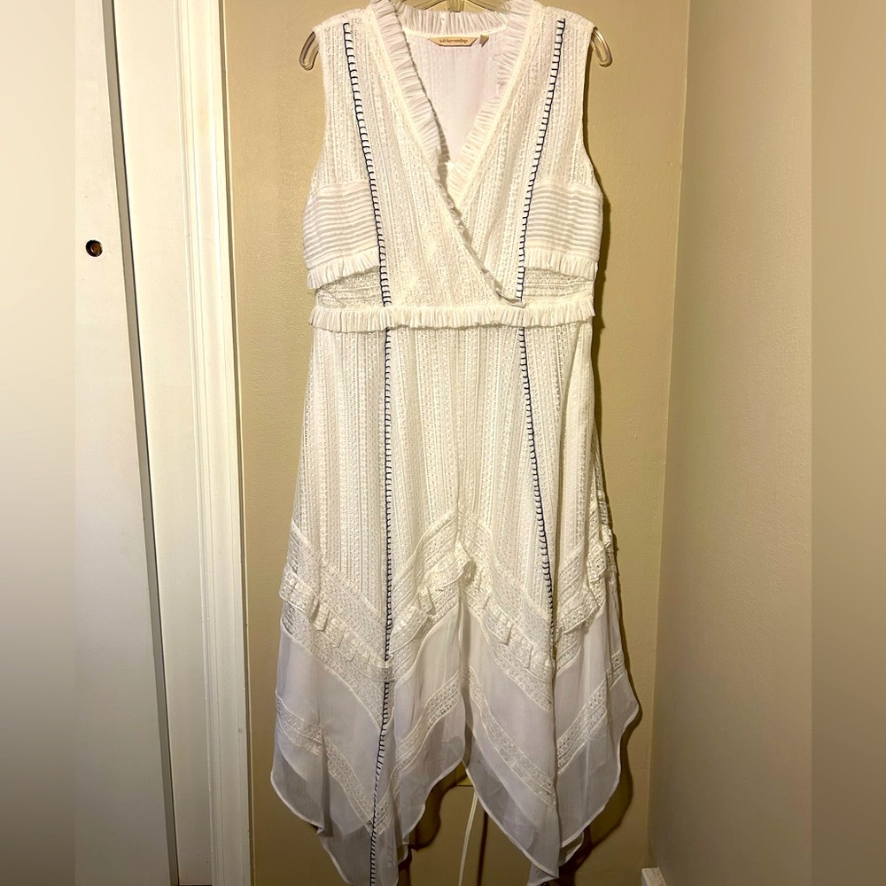 SOFT SURROUNDINGS WHITE LACE VILETTE DRESS  HANDKERCHIEF HEM SIZE PM